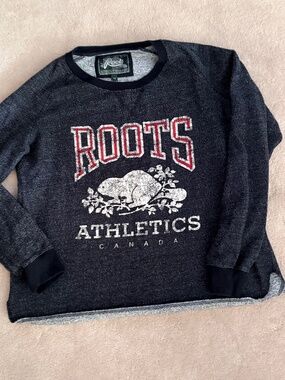 Distressed Roots black sweatshirt
